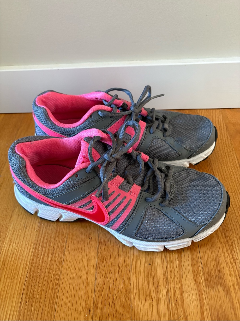 Nike Women's Gray & Pink Running Sneakers (Downshifter)